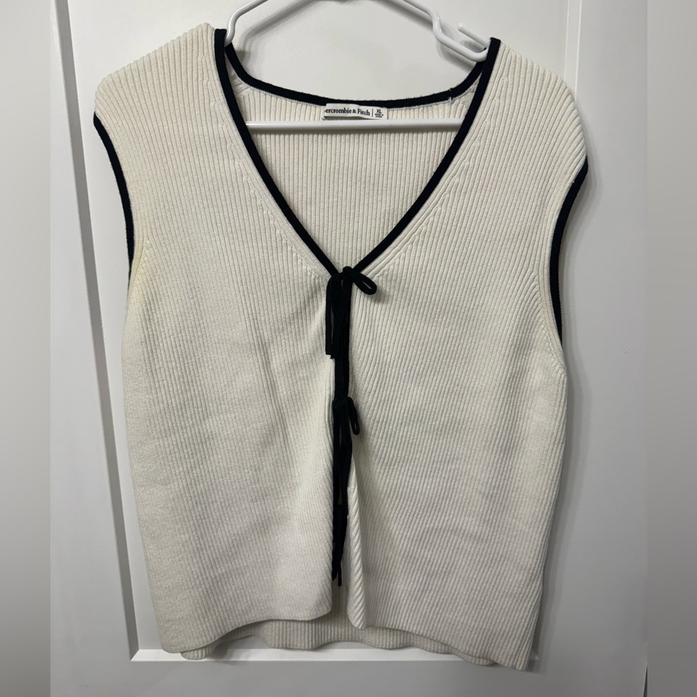 Abercrombie & Fitch - Tie Front Tank Top